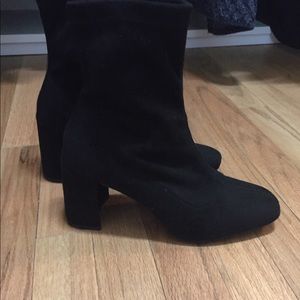 ❗️Black Faux Suede Block Heel Booties NWOT